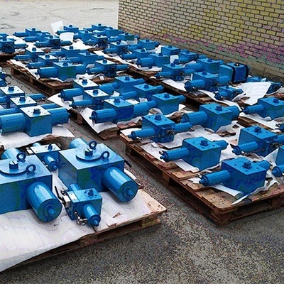 Double acting hydraulic actuator